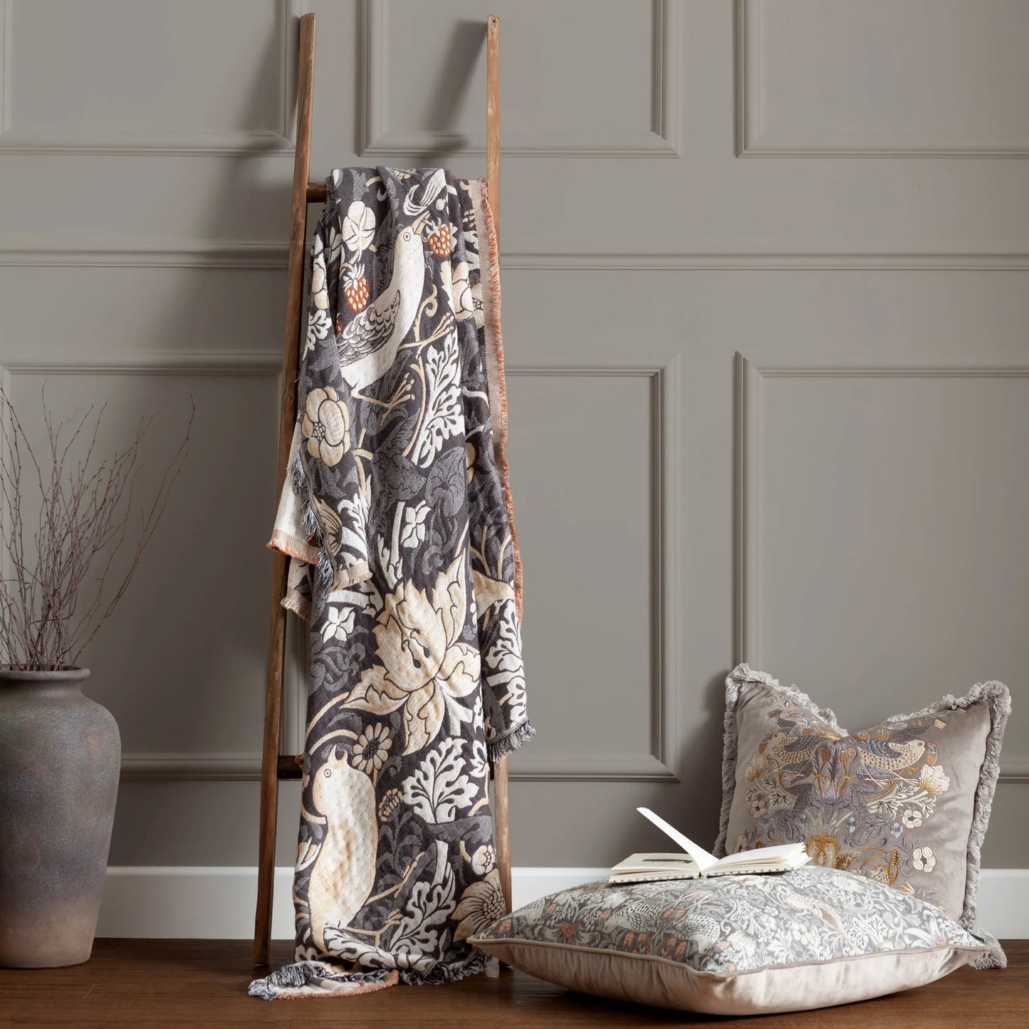 Morris & Co Strawberry Thief Jacquard Throw - Biscuit