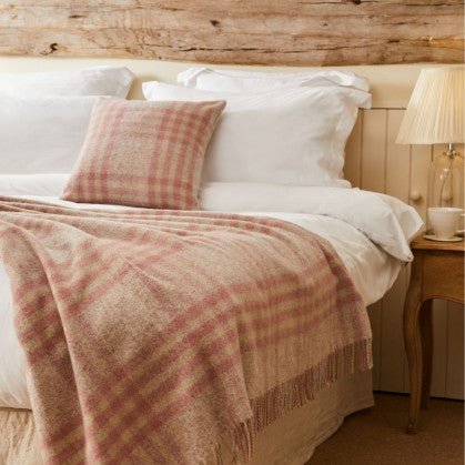 Tweedmill Hex Dusky Pink Throw