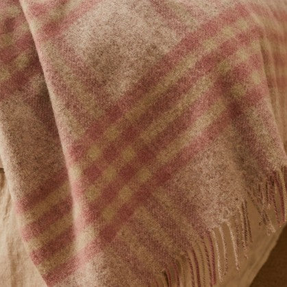 Tweedmill Hex Dusky Pink Throw