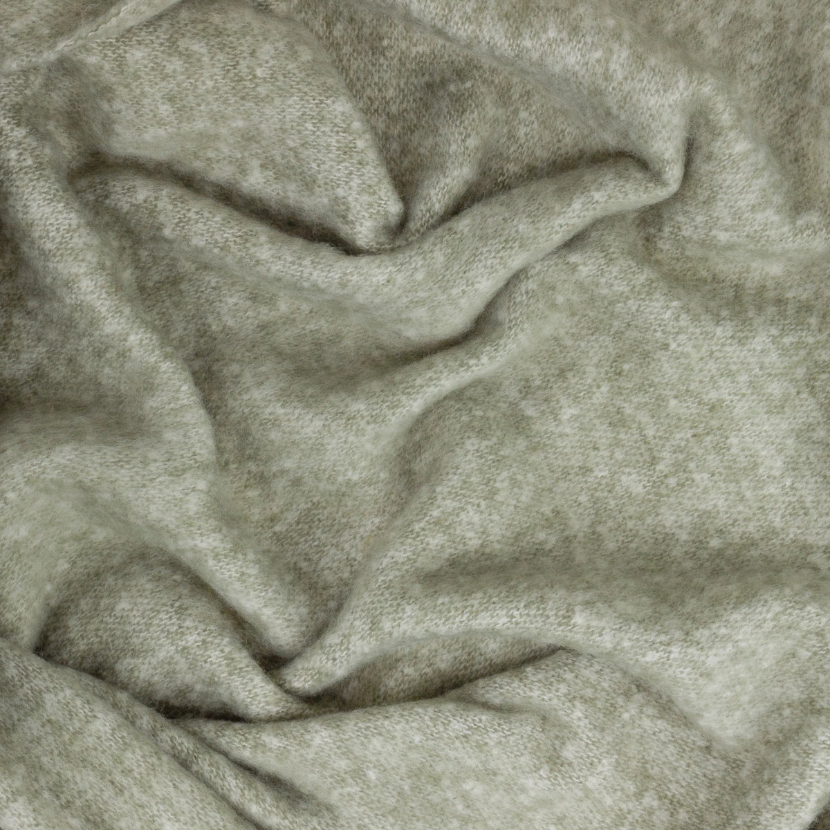 Cozy Woven Tasselled Throw – Green