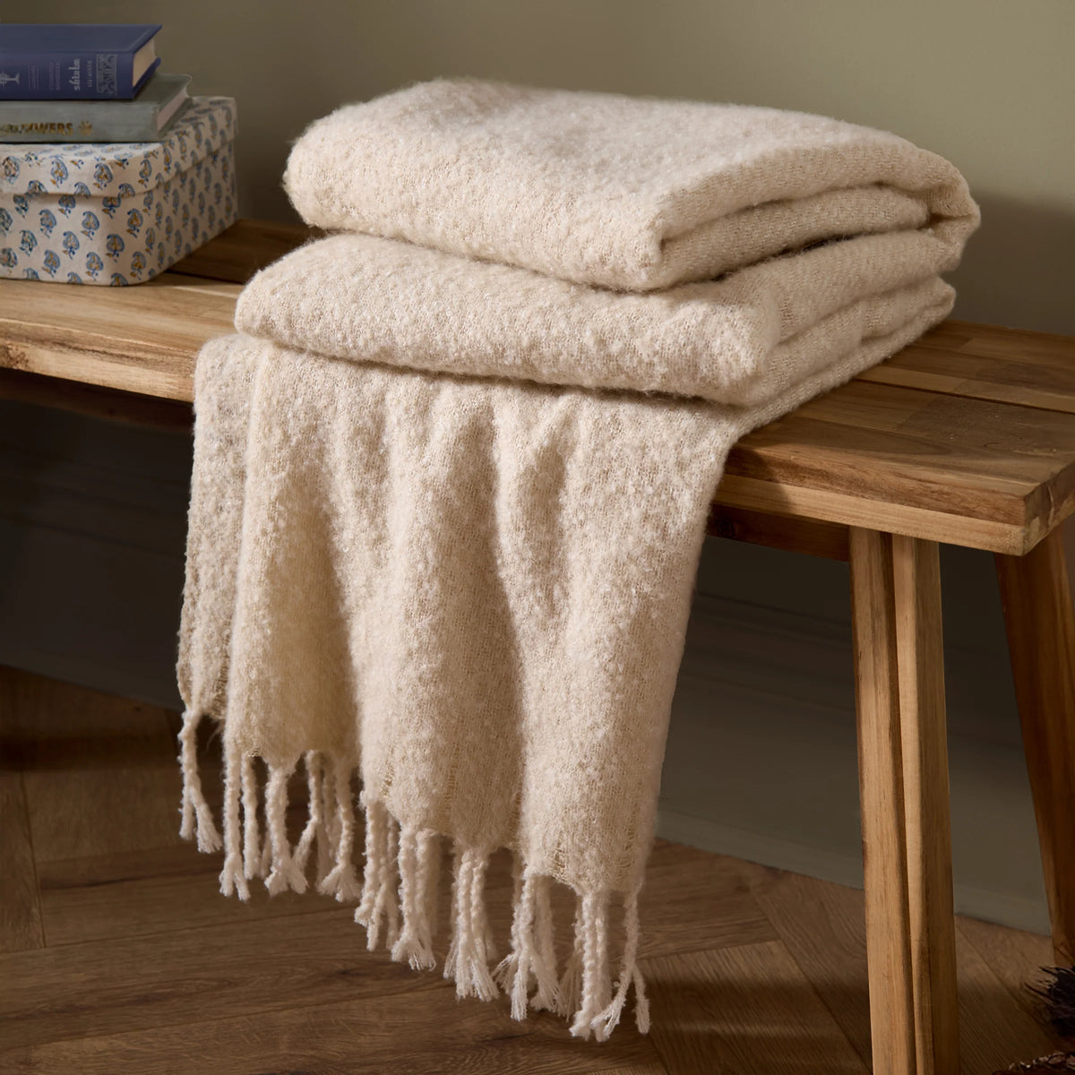 Isla Woven Tasselled Throw - Cream