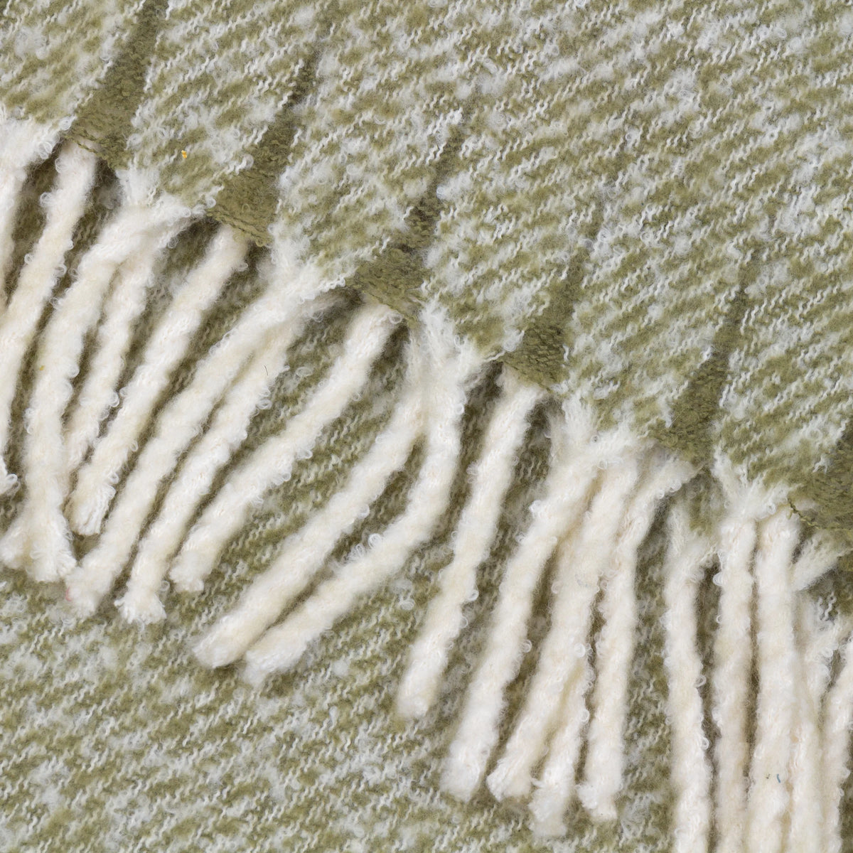 Isla Woven Tasselled Throw - Green