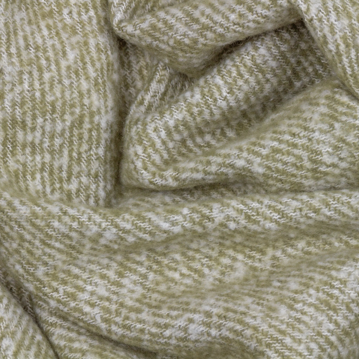 Isla Woven Tasselled Throw - Green