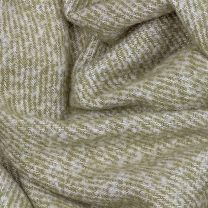 Isla Woven Tasselled Throw - Green