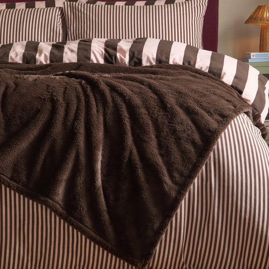 Double Sided Faux-Fur Throw - Chocolate