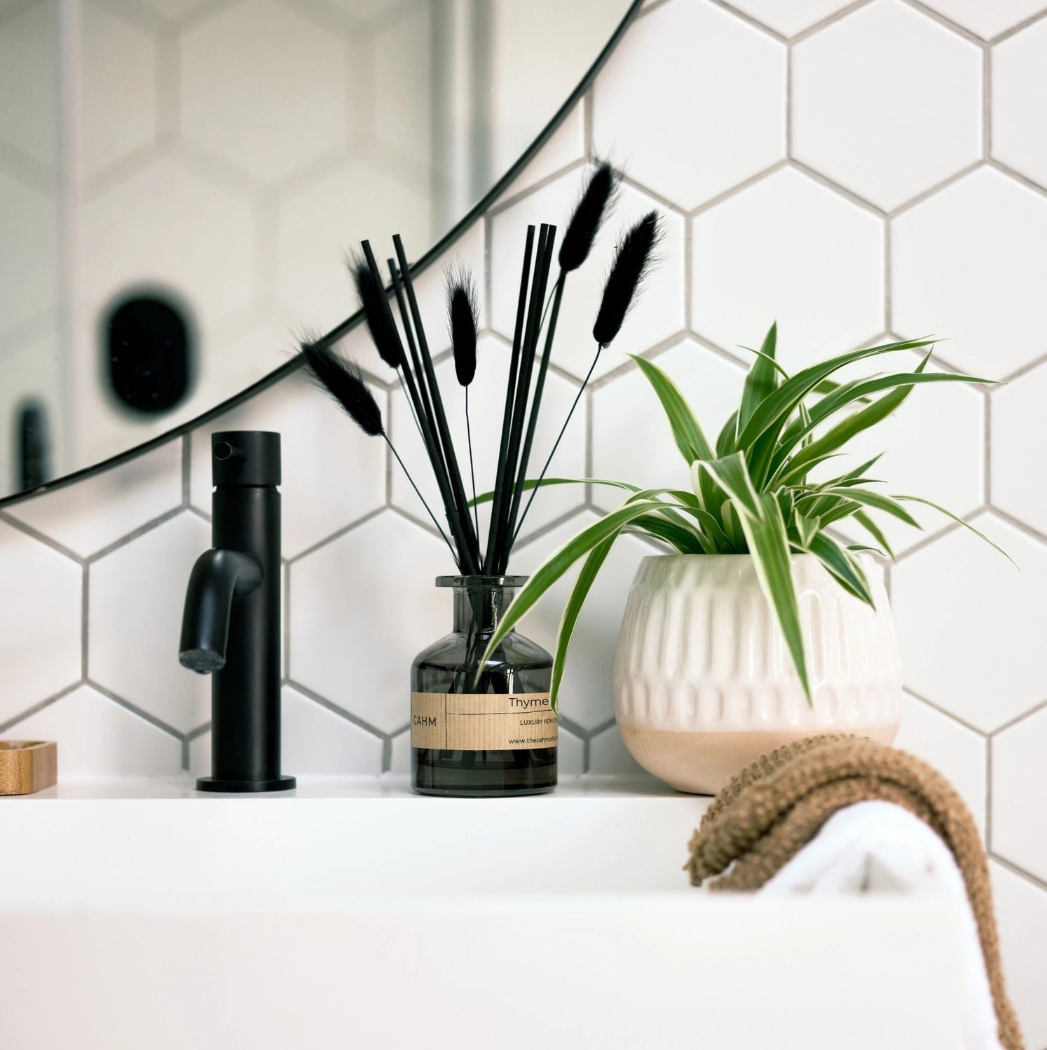 CAHM Thyme Olive and Bergamot Black Reed Diffuser – HOME Harborough