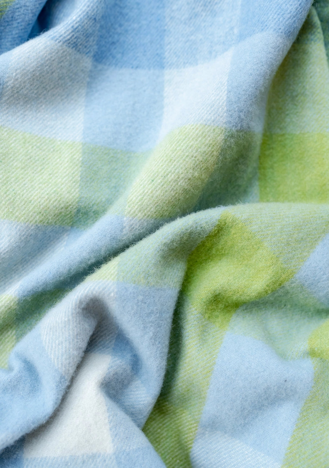 TBCo Recycled Wool Blanket in Blue Gradient Gingham